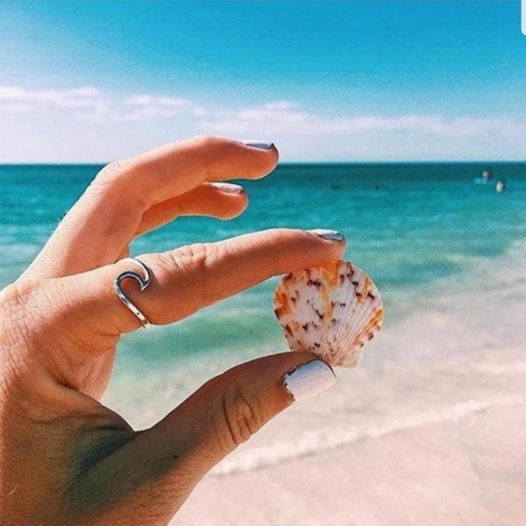 Ocean Wave Ring Silver Color - Picture 2 of 4